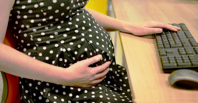 Salário-maternidade pode ser estendido para mães em caso de internação