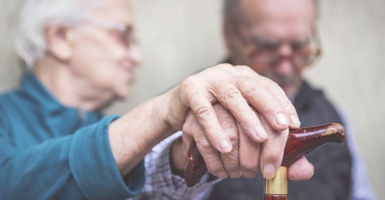Como interagir com pessoas com Alzheimer
