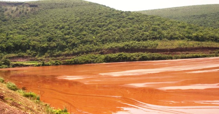 Brasil tem 45 barragens sob ameaça de desabamento