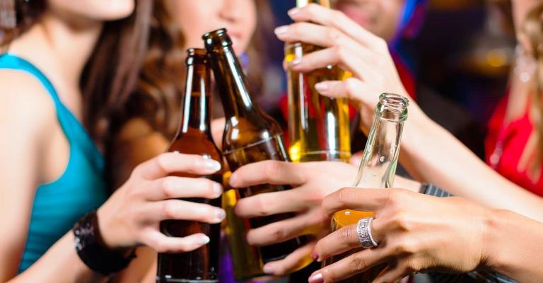 55% dos brasileiros com mais de 18 anos consomem bebidas alcoólicas, diz pesquisa