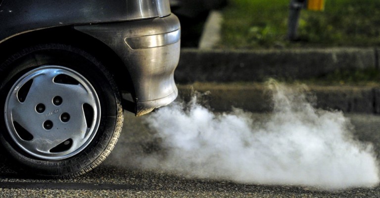 Reino Unido proibirá venda de novos carros a gasolina e diesel a partir de 2035