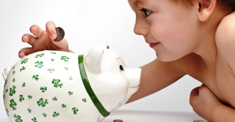 Educação financeira nas escolas muda hábitos de compra da família