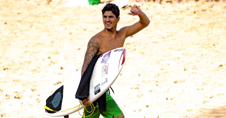Gabriel Medina é bicampeão mundial de surfe