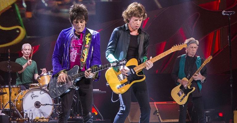 The Rolling Stones lançam “Scarlet”, faixa inédita, de 1974