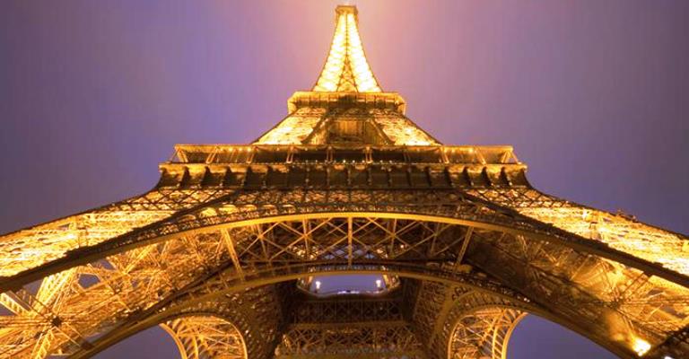 Torre Eiffel volta a receber visitantes após 3 meses fechada