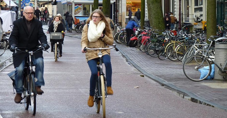 Amsterdã proibirá veículos a gasolina e diesel a partir de 2030