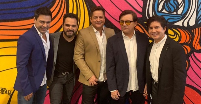 Sertanejos anunciam shows da turnê ‘Amigos’