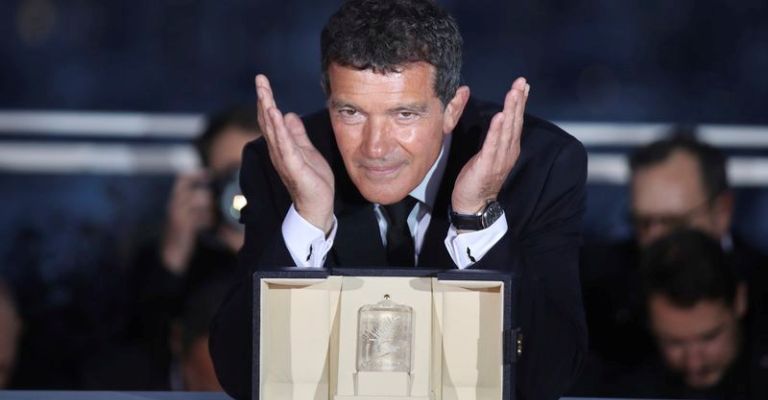 Antonio Banderas ganha prêmio de Melhor Ator em Cannes 2019
