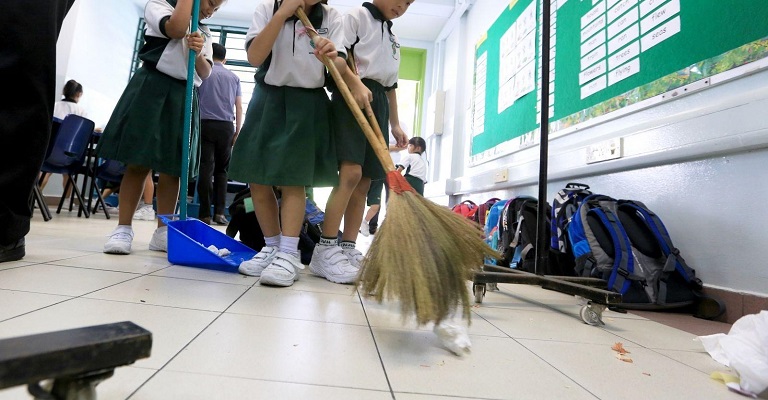 Por que o aluno deveria limpar sua escola?