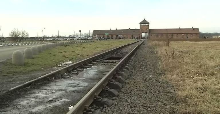 Descoberta de Auschwitz faz 75 anos