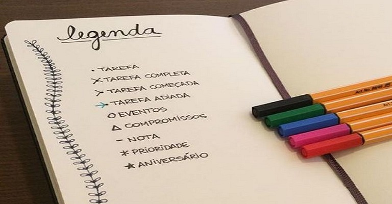 Como montar um bullet journal personalizado usando canetas coloridas
