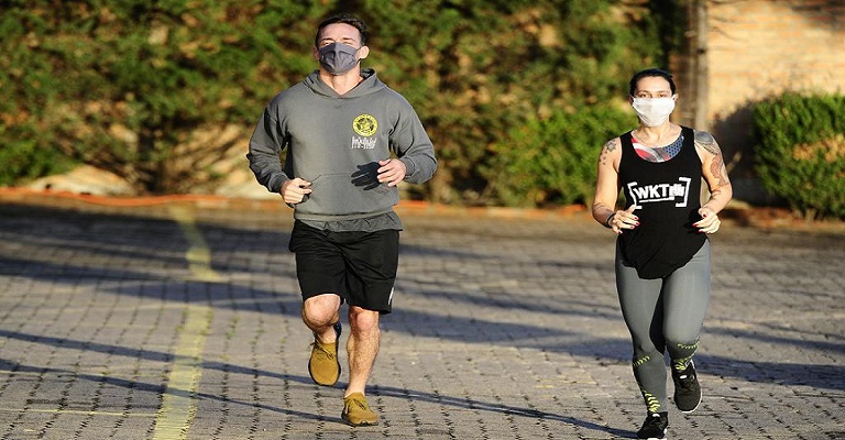 As máscaras ajudam ou atrapalham na hora do exercício físico?