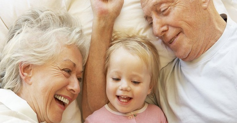 O importante vínculo entre avós e netos