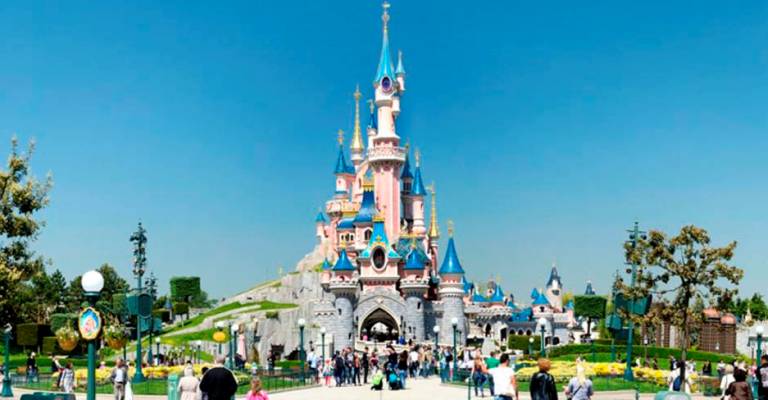 Disney de Paris reabre após ficar fechado por quatro meses